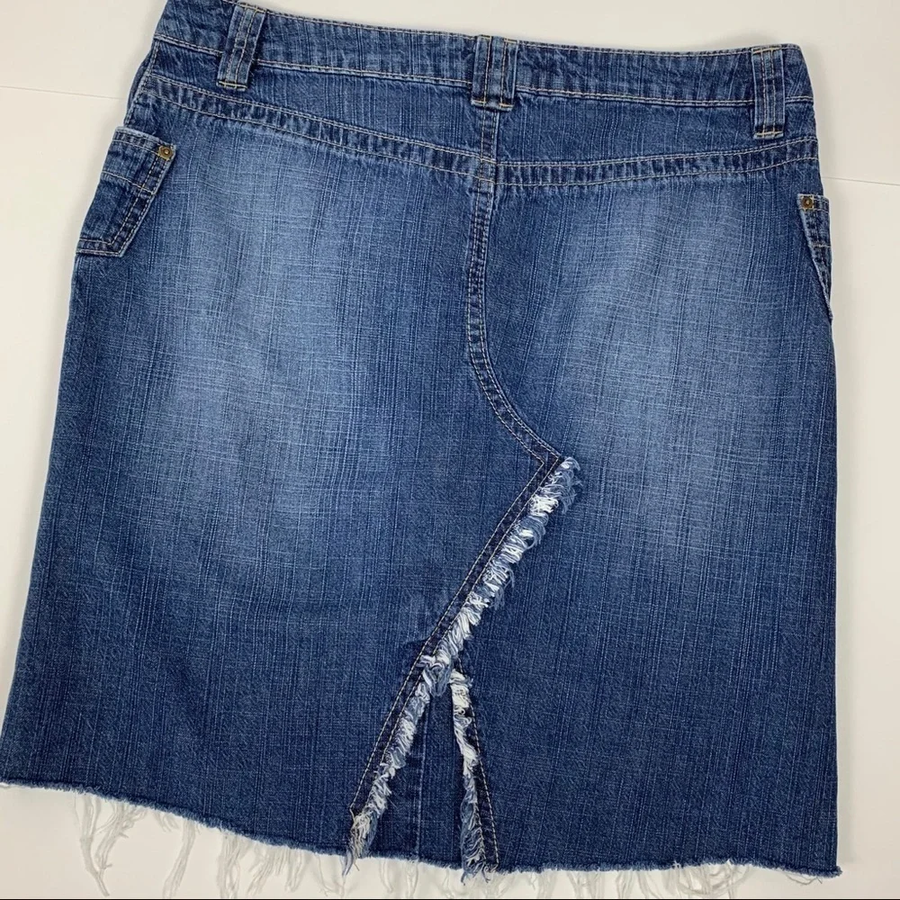 Frayed Edge Factory Deconstructed Denim Jean Skirt Frayed Hem Size Medium (8-10)